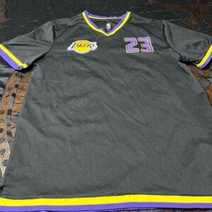 Men’s Lakers LeBron James Jersey T Shirt Medium